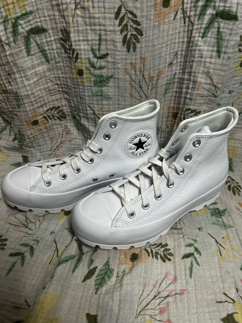 Converse CTAS Lugged Hi White Pebbled Leather High Top Platform Women’s Shoes